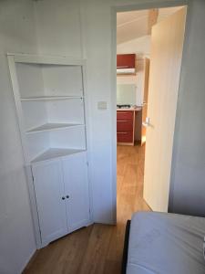 Campings Iscles 231- MH Au calme pres du lac : photos des chambres