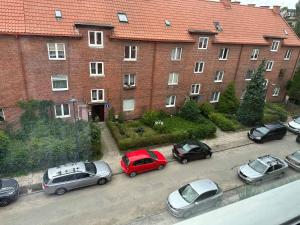 Spacious 3city Apartment with Two Bedrooms and Desk by Noclegi Renters