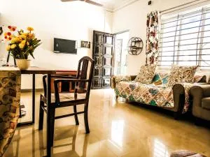 VERY Beautiful whitetown home pvt outdoor dining - Kottakupam