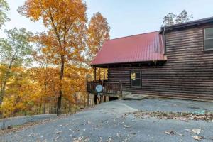 Cozy Secluded Cabin Firepit Hot Tub