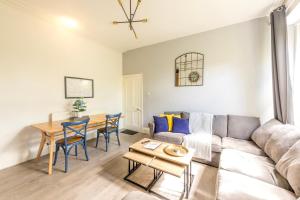 Osborne Apartment with Free Parking by Prescott Apartments