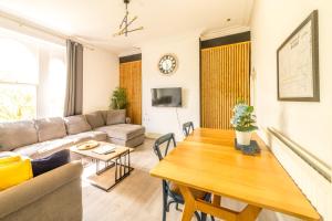 Osborne Apartment with Free Parking by Prescott Apartments