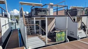 Bamboo Floating House - Lucija