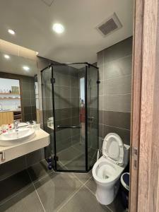 New! Studio Balcony Lakeview