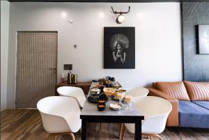 SaffronStays Elysian