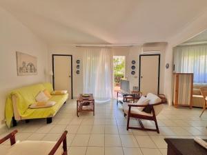 Two rooms near Martinez