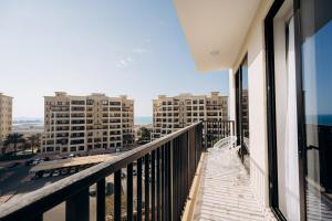 Private Beach 1BR-Yacht Club-WorkSpace-Pool-Gym