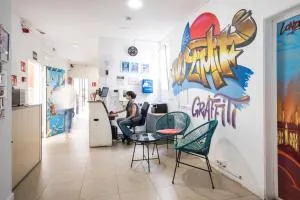 No Limit Hostel Graffiti - Mataró