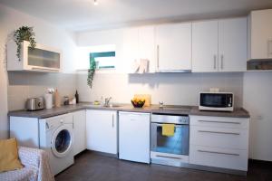 Picturesque Stonehouse in a Knockout Location