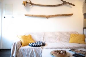 Picturesque Stonehouse in a Knockout Location