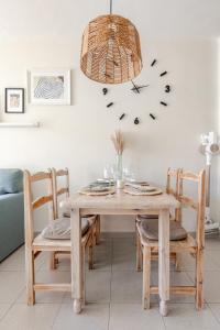 Oceanview Getaway with Pool in Playa la Arena