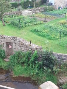 Appartement rez de chaussée avec terrasse et jardin à Tence
