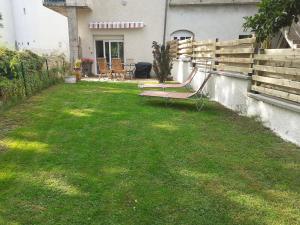 Appartement rez de chaussée avec terrasse et jardin à Tence