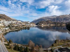 Duplex cosy appt, top location