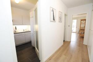 Spacious Parkside Apartment in Central Zurich with Balcony