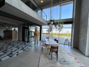 Fully-equipped 1-br in Dubai Hills great amenities