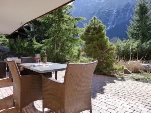Apartment Chalet Smaragd-3 by Interhome