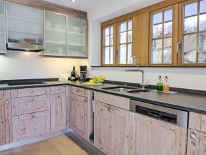 Apartment Chalet Smaragd-3 by Interhome