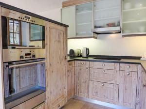 Apartment Chalet Smaragd-3 by Interhome