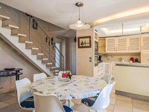 Holiday Home Ty Pors Ar Pagn by Interhome