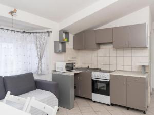 Apartment Mia-2 by Interhome