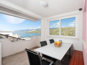 Apartment Mia-1 by Interhome