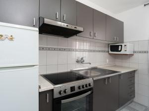 Apartment Mia-1 by Interhome