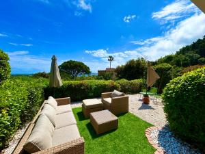 Les Restanques vue mer Bastide rez jardin 3021