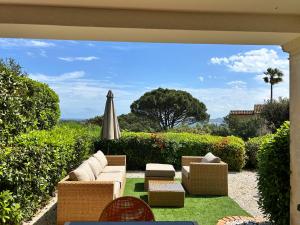 Les Restanques vue mer Bastide rez jardin 3021