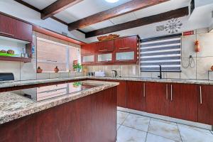 Advas Place - Grand 5