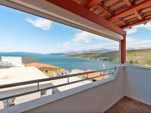 Apartment Mia-3 by Interhome