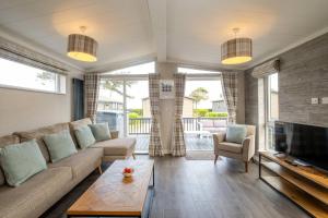 Driftwood Lodge, Sizewell - Adults only property - Aldeburgh Coastal Cottages
