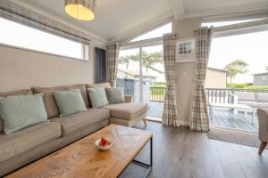 Driftwood Lodge, Sizewell - Adults only property - Aldeburgh Coastal Cottages