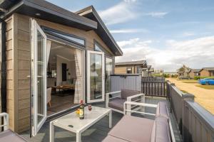 Driftwood Lodge, Sizewell - Adults only property - Aldeburgh Coastal Cottages