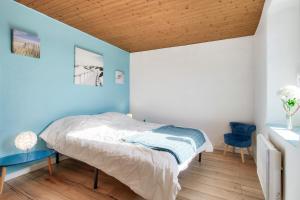 Maisons de vacances Maison pour 6 avec jardin, terrasse et jeux : photos des chambres