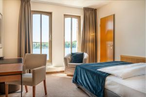 Single Room with Lake View room in Hotel Speicher am Ziegelsee