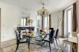 Elegant 3BR Champs-Élysées & Arc de Triomphe