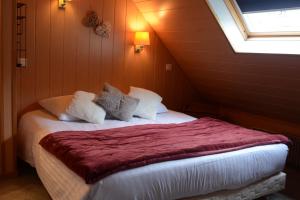 Loft Family Suite room in Hotel Restaurant Au Cheval Blanc