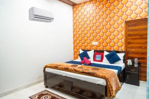 Vasantviharinn 500 meter from ram mandir