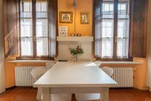 Il Portico appartamento in piazza principale - San Maurizio dʼOpaglio