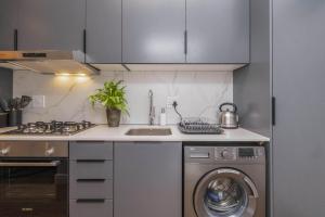 Venice House 1-Bedroom City Apartment