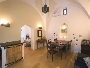 Das Haus des Kommandanten von Emporion - 安坡里奥圣托里尼