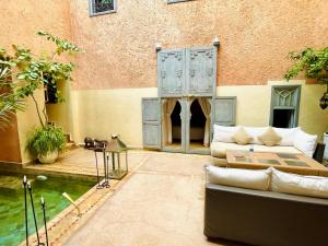 Exclusive and stylish 4-bedroom Riad with plunge pool