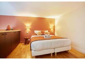 Apartment Le Marais Place des Vosges by Studio Prestige