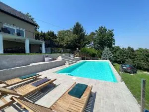 Holiday home - بيتروفارادين