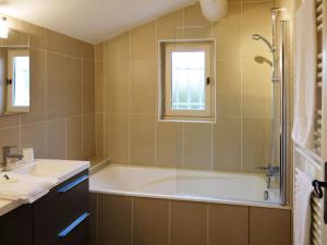 Villas Villa Maussane by Interhome : photos des chambres