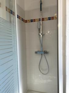 Maisons de vacances Charlotte Lodge-House 4 pers-wifi-parking-Dinard : photos des chambres