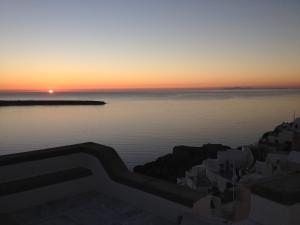 Beautiful Oia Villa Santorini Greece