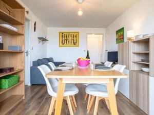 Apartment Front de Mer-9 by Interhome