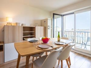 Apartment Front de Mer-9 by Interhome